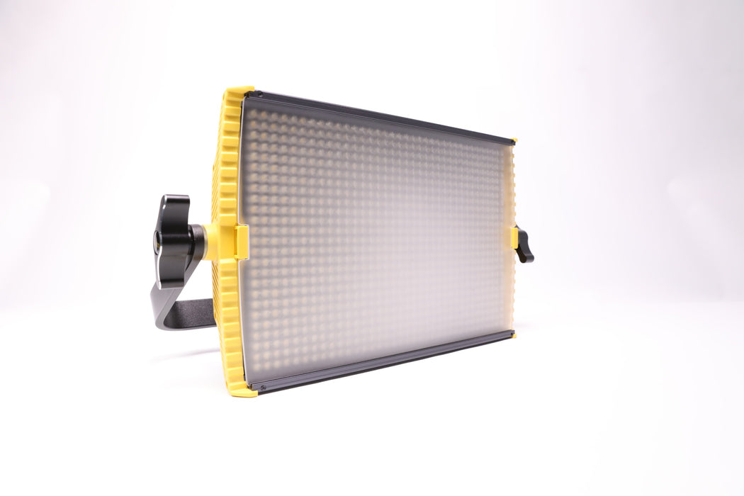 ikan Onyx Half x 1 Bi-Color 3200K - 5600K Aluminum LED Light  (DISPLAY)