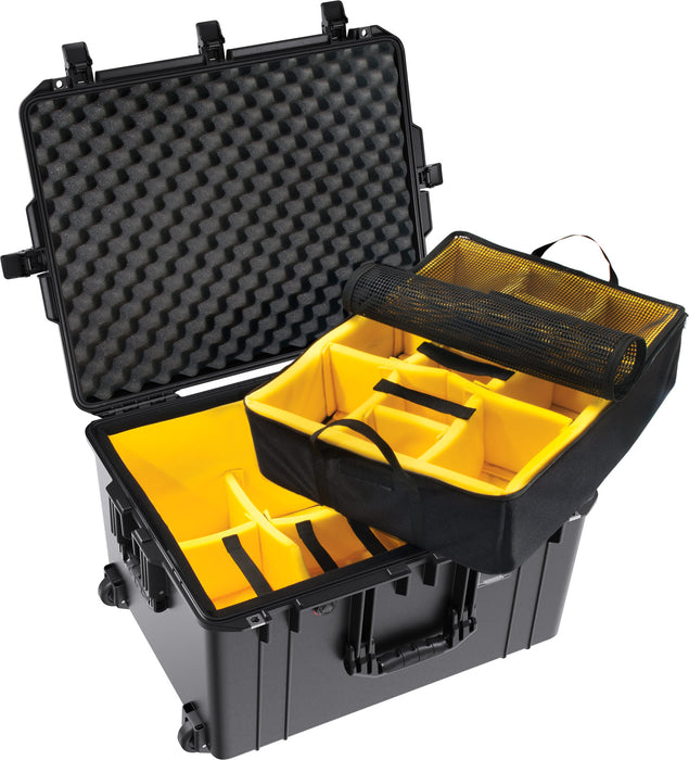 Pelican 1637 Air Case with Padded Dividers (Black)