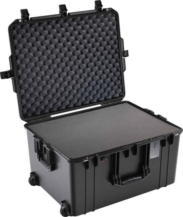 Pelican 1637 Air Case with Foam (Black)