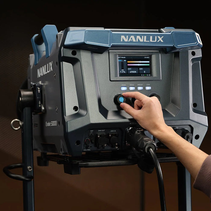 NANLUX Evoke 5000B LED Bi-color Spot Light with Flight Case
