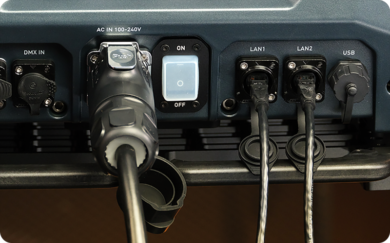 NANLUX Evoke 5000B LED Bi-color Spot Light with Flight Case